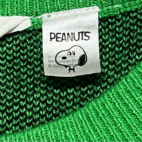H&M Peanuts Snoopy Green Jacquard Knit Cropped Sweater “Vacay Mode" - Picture 8 of 10